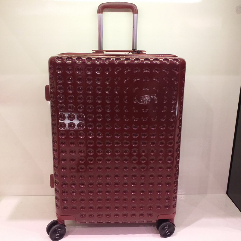 elle luggage