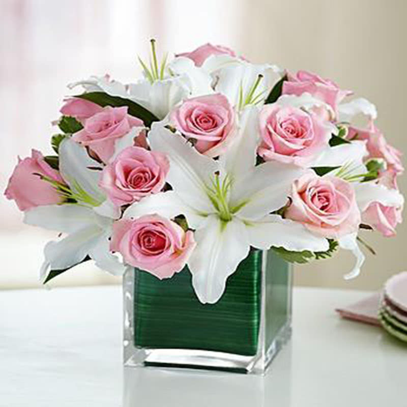 5 Marvelous White Lilies and 12 Pink Roses in Vase