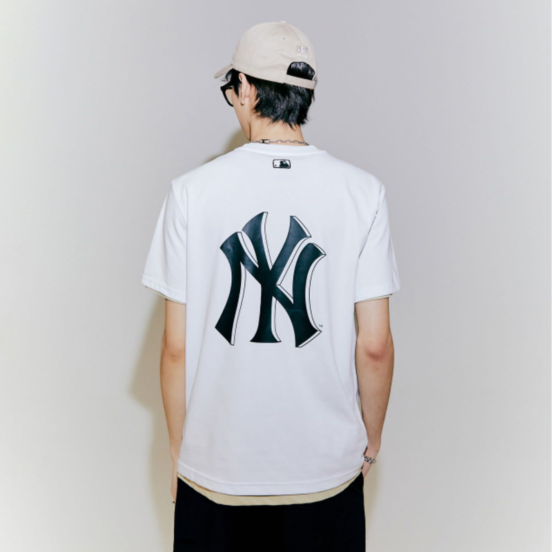 [PICK UP ONLY AT MARKET CITY CIBUBUR] MLB Tshirt Big Logo White 