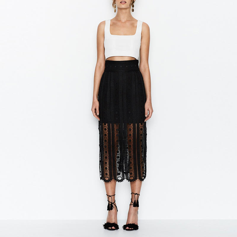 Forever daisy lace skirt black