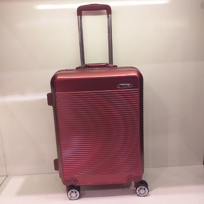 elle luggage